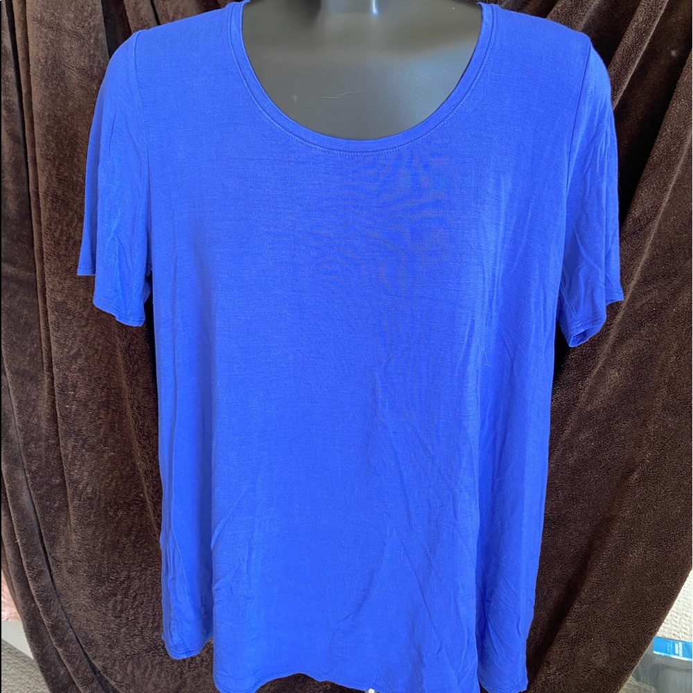 George // Set of 4 lightweight tees!